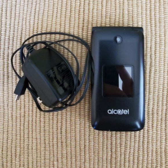 Alcatel Flip Phone - Picture 1 of 8